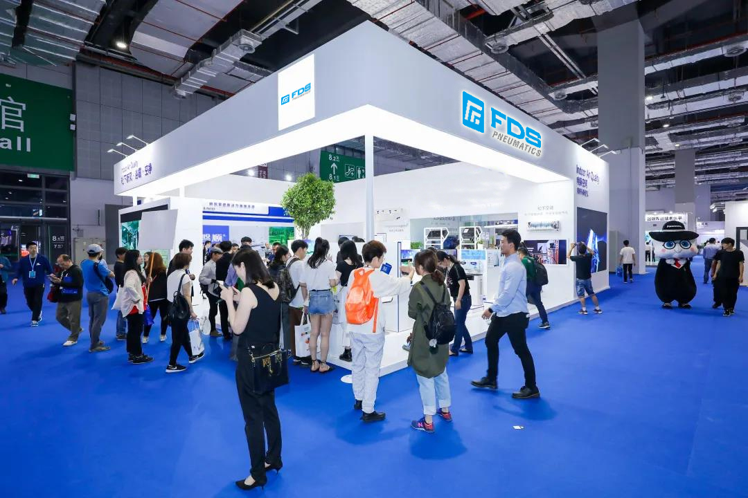 展会照片.jpg